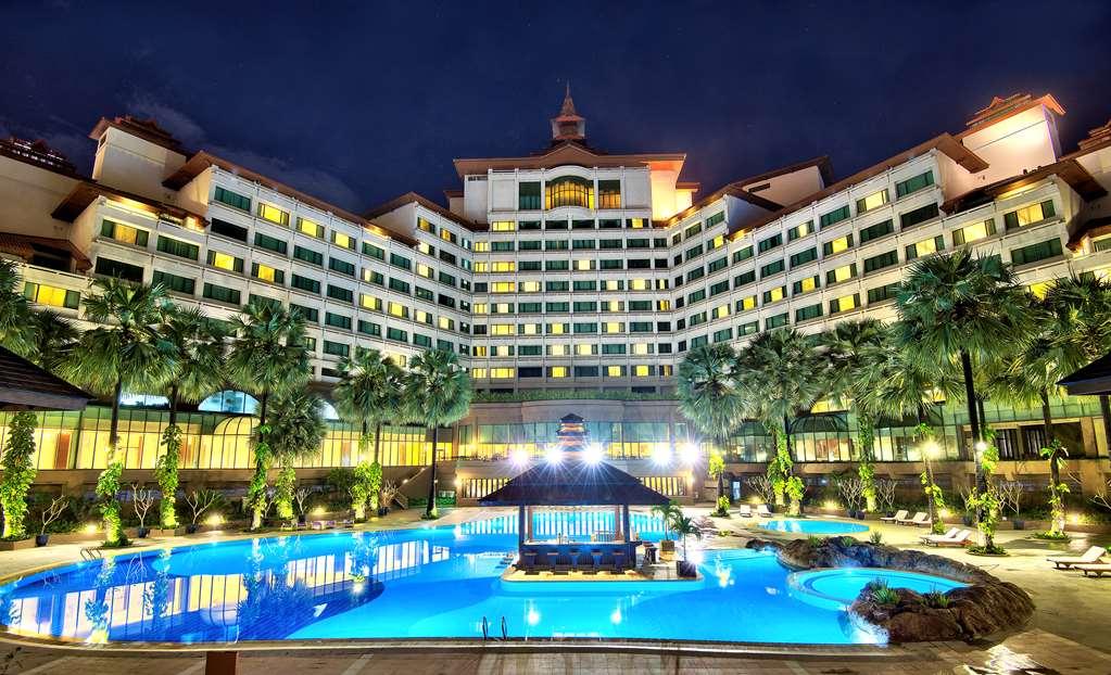 Sedona Hotel Yangon Dış mekan fotoğraf